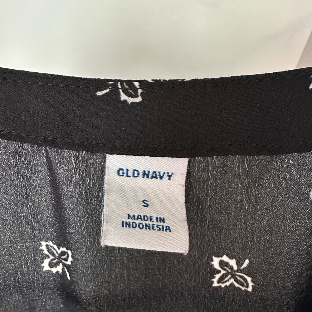 Old Navy Black and White Patterned Mini Dress - Picture 4 of 4